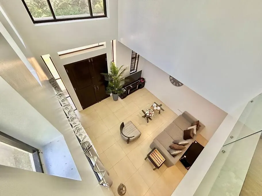 Solitary Golf Home W/ Pool Davao City