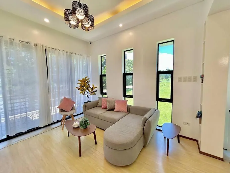 Solitary Golf Home W/ Pool Davao City