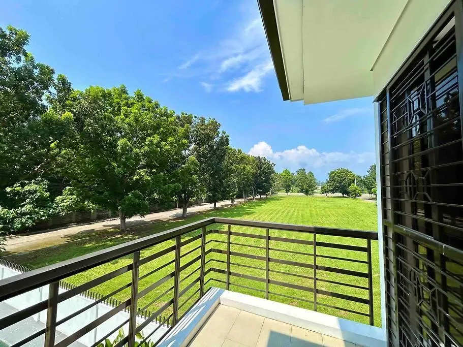 Solitary Golf Home W/ Pool Davao City 펜션