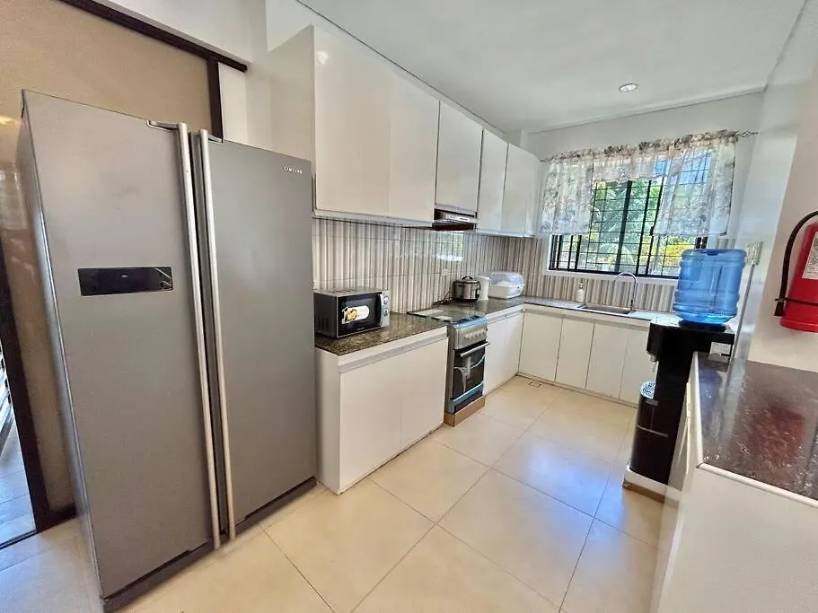 Solitary Golf Home W/ Pool Davao City 펜션