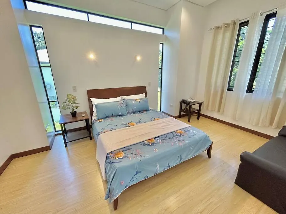 Solitary Golf Home W/ Pool Davao City 0*,